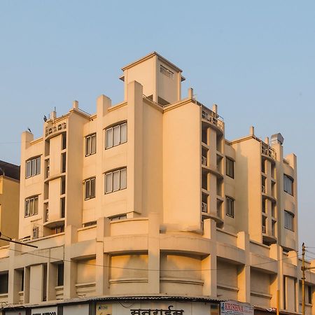 Oyo 13089 Hotel Gold Crest Navi Mumbai Exteriör bild