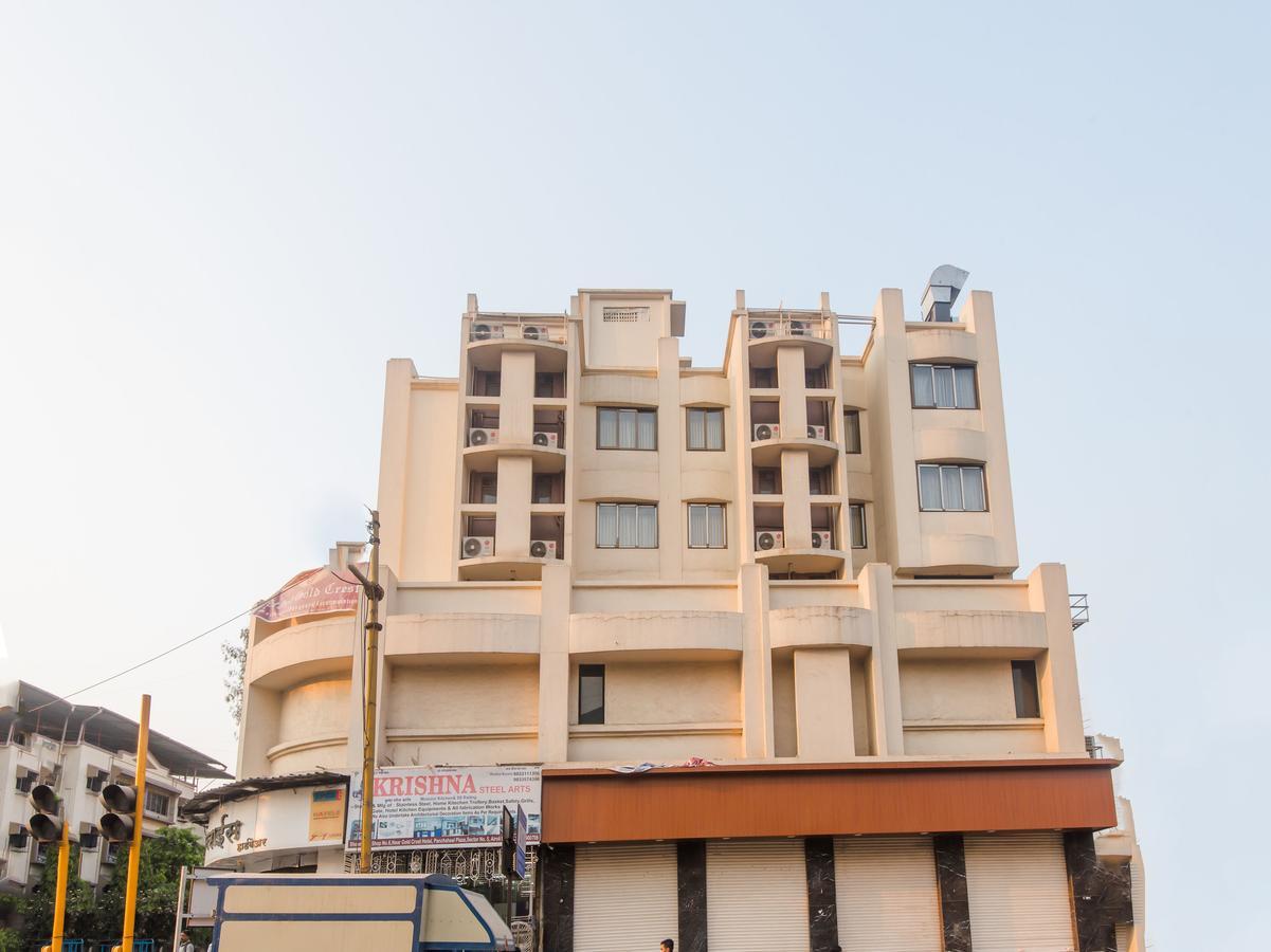 Oyo 13089 Hotel Gold Crest Navi Mumbai Exteriör bild