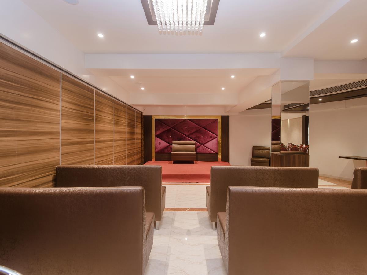 Oyo 13089 Hotel Gold Crest Navi Mumbai Exteriör bild