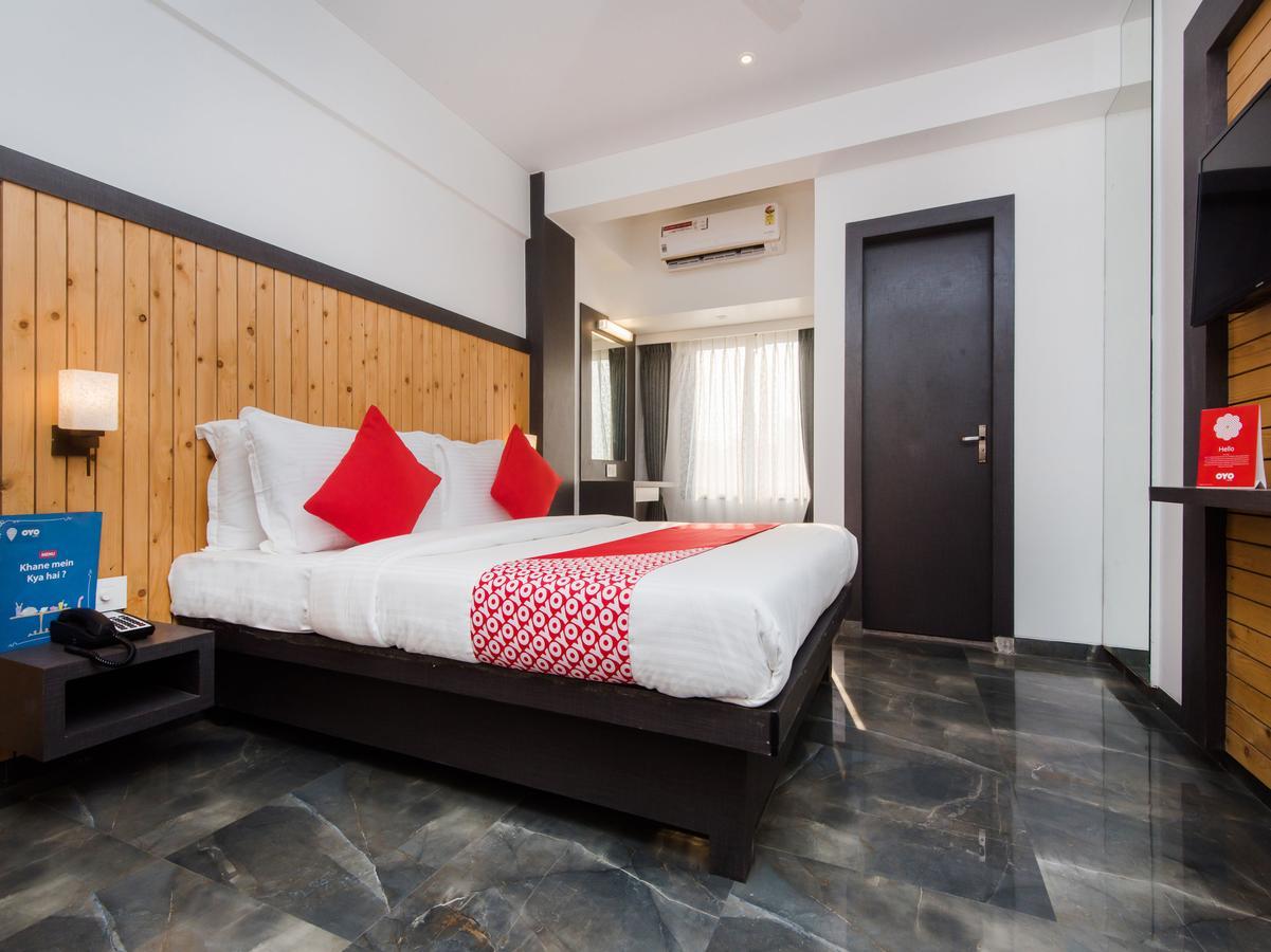 Oyo 13089 Hotel Gold Crest Navi Mumbai Exteriör bild